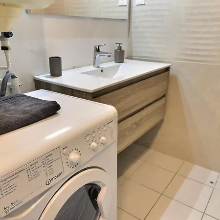 Le Justice - Calme Lumineux Coeur Du Bouchon Wifi トロワ