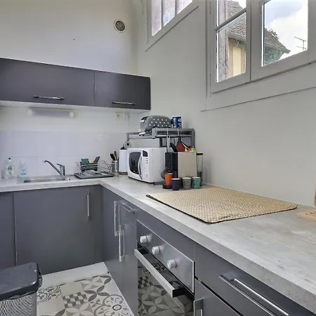 Апартаменты Le Justice - Calme Lumineux Coeur Du Bouchon Wifi Труа